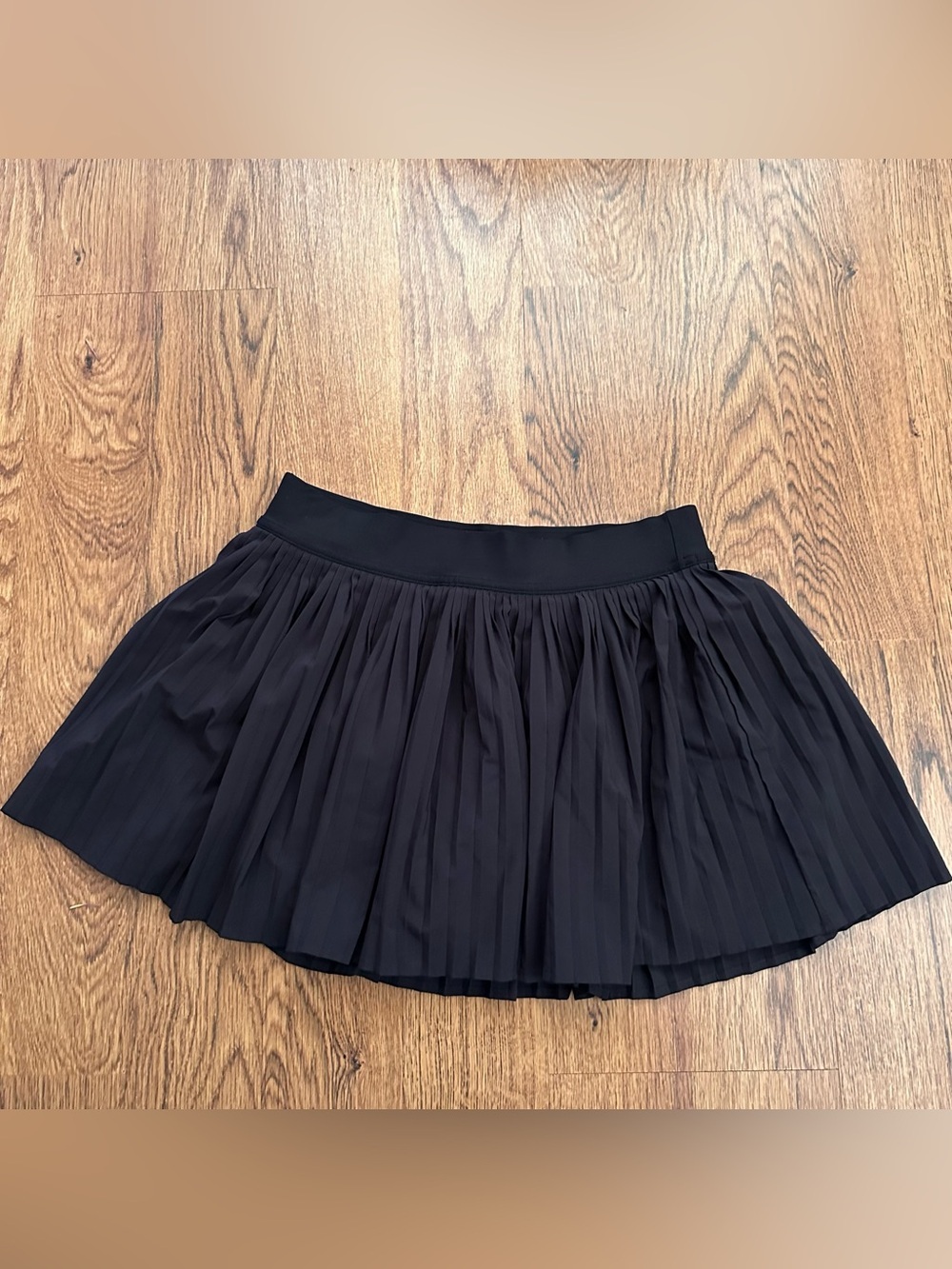 Lululemon Black Pleated Mini Skirt short liner size 6 tennis sports cute